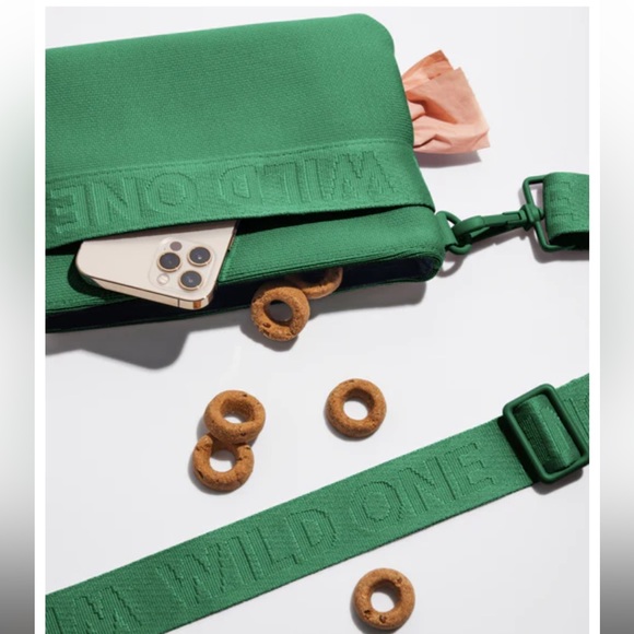 Wild One Dog Treat Pouch Spruce - Picture 4 of 10